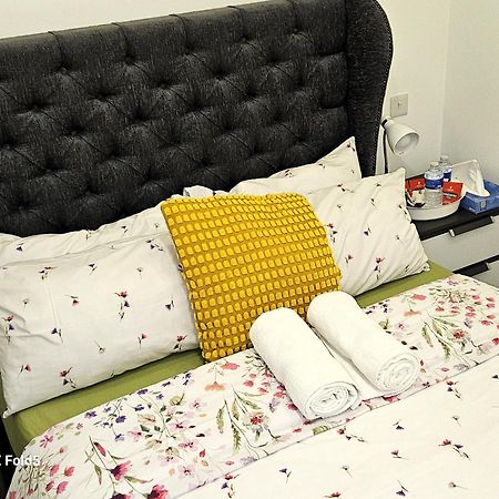 London Sleephouse Partying Is Not Allowed Pls Экстерьер фото